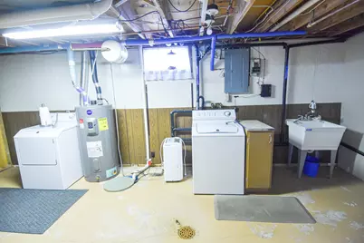 302 Sherwood Avenue N, Thief River Falls, MN 56701 - Photo 21