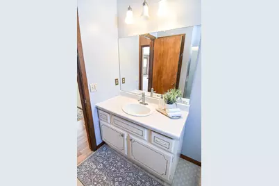 302 Sherwood Avenue N, Thief River Falls, MN 56701 - Photo 11