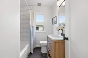 1010 Oak Ridge Rd, Hopkins, MN 55305 - Photo 11