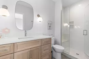 4889 E Lake Harriet Pkwy, Minneapolis, MN 55419 - Photo 37