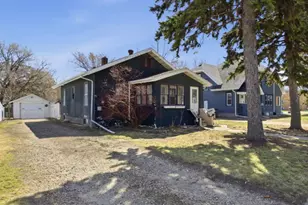 512 10th St N, Moorhead, MN 56560 - Photo 1