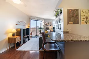 78 10th St E, Saint Paul, MN 55101 - Photo 3