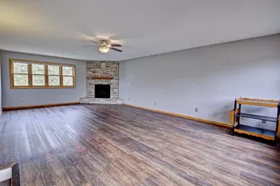 267 Hanska Ct, Shoreview, MN 55126 - Photo 15