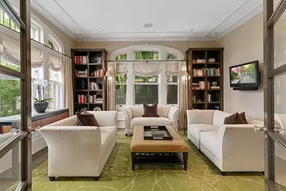 2119 E Lake Of The Isles Parkway, Minneapolis, MN 55405 - Photo 9