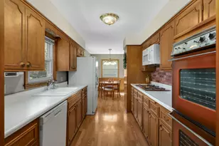 3020 Woodlark Ln, Eagan, MN 55121 - Photo 9