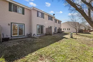 822 Woodgate Dr, Vadnais Heights, MN 55127 - Photo 17