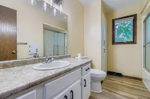 367 Foster St, River Falls, WI 54022 - Photo 15