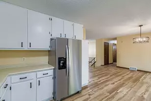 367 Foster St, River Falls, WI 54022 - Photo 11