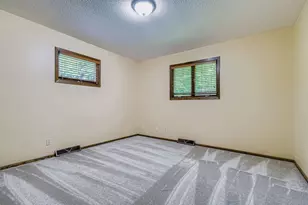 367 Foster St, River Falls, WI 54022 - Photo 13