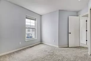 2214 Gateway Curv, North Saint Paul, MN 55109 - Photo 25