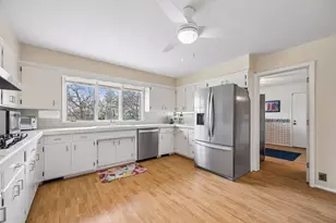 1566 Sumter Ave N, Golden Valley, MN 55427 - Photo 9