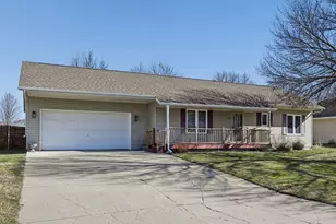 503 17th St W, Glencoe, MN 55336 - Photo 3