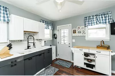 517 Center Avenue S, Hayfield, MN 55940 - Photo 7