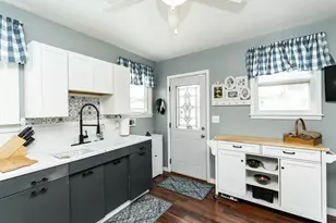 517 Center Ave S, Hayfield, MN 55940 - Photo 7