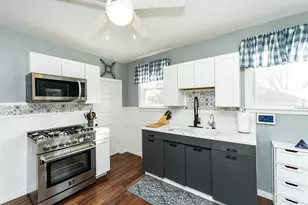 517 Center Ave S, Hayfield, MN 55940 - Photo 5