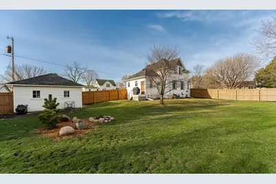 517 Center Avenue S, Hayfield, MN 55940 - Photo 3