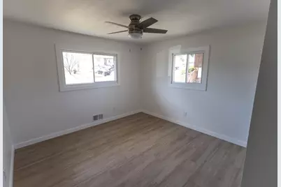 303 Haskell Street E, West Saint Paul, MN 55118 - Photo 9