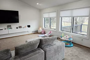 1406 26th St SW, Austin, MN 55912 - Photo 3