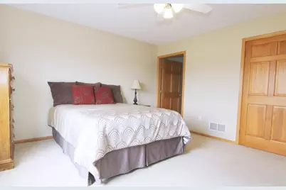 7521 Ojibway Park Road, Woodbury, MN 55125 - Photo 17