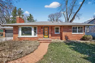 635 Shryer Ave W, Roseville, MN 55113 - Photo 7