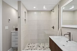 635 Shryer Ave W, Roseville, MN 55113 - Photo 39