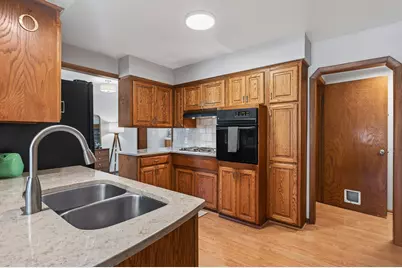 635 Shryer Avenue W, Roseville, MN 55113 - Photo 23