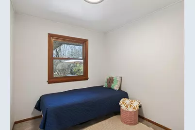 635 Shryer Avenue W, Roseville, MN 55113 - Photo 33