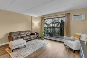 10401 Cedar Lake Rd, Hopkins, MN 55305 - Photo 11