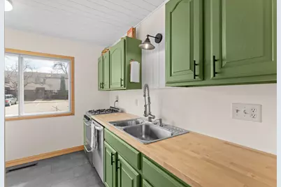 3945 18th Avenue NW, Rochester, MN 55901 - Photo 9