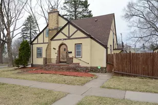 1901 Hyacinth Ave E, Saint Paul, MN 55119 - Photo 1