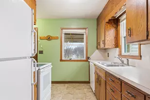 710 S 3rd Ave, Albert Lea, MN 56007 - Photo 9