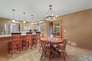 657 Granada Ave N, Oakdale, MN 55128 - Photo 17