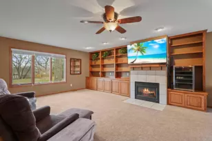 657 Granada Ave N, Oakdale, MN 55128 - Photo 9