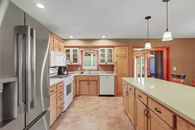 657 Granada Avenue N, Oakdale, MN 55128 - Photo 13