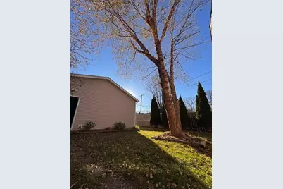 1110 Magnolia Ave, Saint Paul, MN 55106 - Photo 3