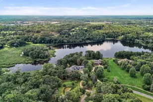 9 Hillary Farm Ln, Gem Lake, MN 55110 - Photo 1