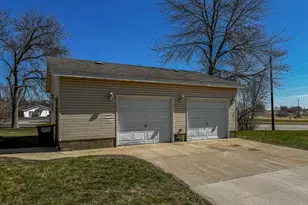 672 S Anna Ave, Lake Crystal, MN 56055 - Photo 33