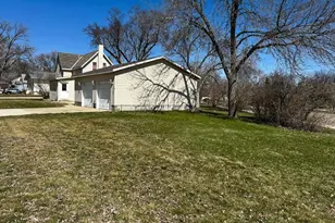 672 S Anna Ave, Lake Crystal, MN 56055 - Photo 37