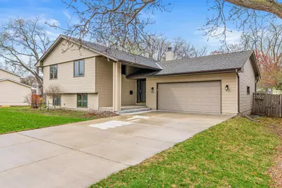 4359 Chowen Avenue N, Robbinsdale, MN 55422 - Photo 1