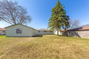 325 Le Sueur Ave, Eagle Lake, MN 56024 - Photo 19