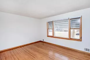 2078 Sloan St, Maplewood, MN 55117 - Photo 7