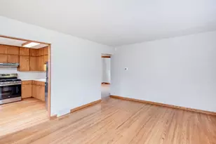 2078 Sloan St, Maplewood, MN 55117 - Photo 9