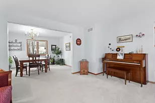 2217 Baihly Summit Dr SW, Rochester, MN 55902 - Photo 7