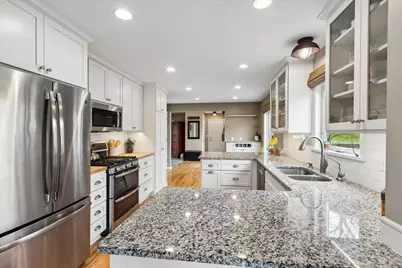 324 Hillcrest Lane, Burnsville, MN 55337 - Photo 11