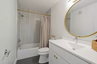 4372 Blakewood Dr, Shakopee, MN 55379 - Photo 9