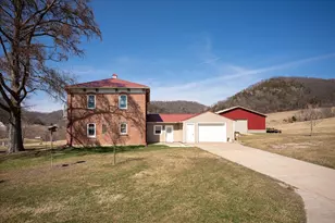 704 N 7th St, Brownsville, MN 55919 - Photo 29