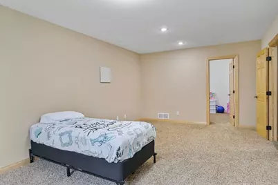 1929 Woodcrest Drive NE, Owatonna, MN 55060 - Photo 45