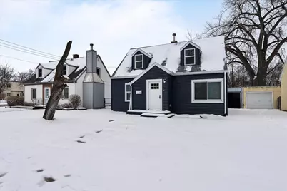724 8th Street N, Wahpeton,  58075 - Photo 3