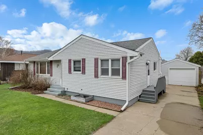 875 48th Avenue, Winona, MN 55987 - Photo 1