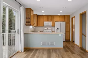 10541 188th St W, Lakeville, MN 55044 - Photo 7